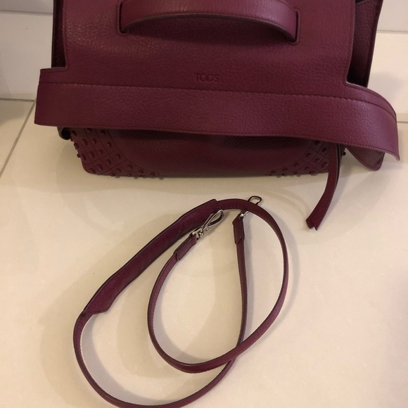 Tod's wave bag medium size in Burgandy - Picture 7 of 13